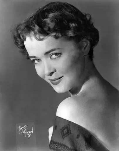 Joan McCracken 사용자 등록 사진