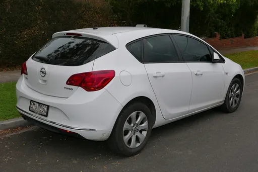 Opel Astra J Facelift 5-door hatchback 사용자 등록 사진