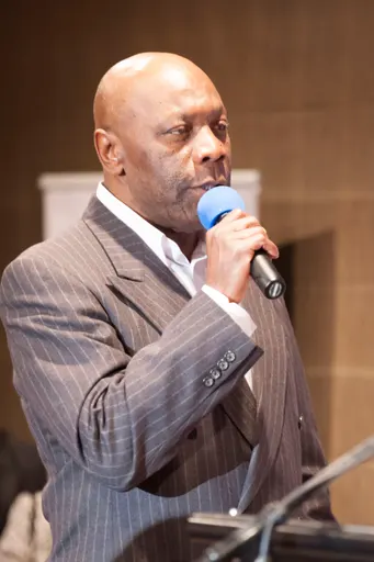James Gaylyn 사용자 등록 사진