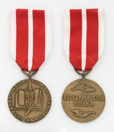 Medal of the National Education Commission 사용자 등록 사진