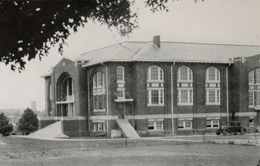 Alumni Memorial Gymnasium 사용자 등록 사진