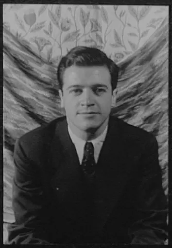 Trader Faulkner 사용자 등록 사진