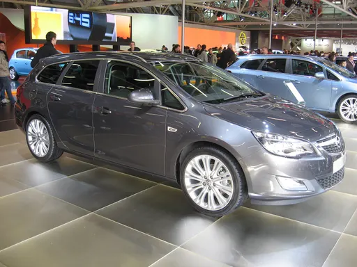 Opel Astra J Facelift Sports Tourer 사용자 등록 사진