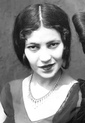 Ynez Seabury 사용자 등록 사진