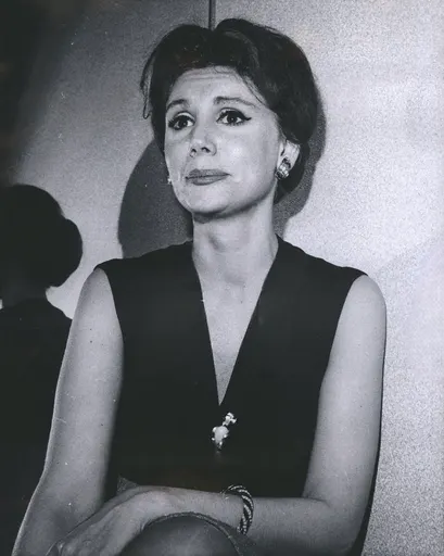 Louise Troy 사용자 등록 사진