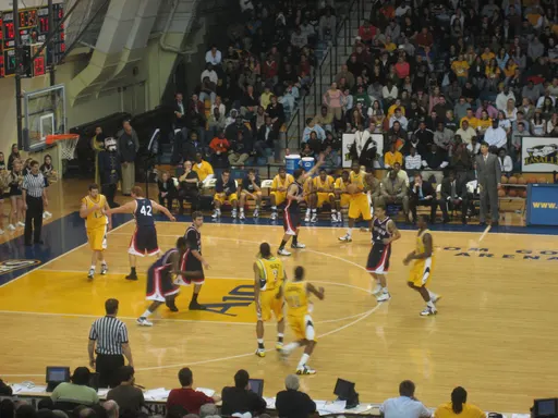 Tom Gola Arena 사용자 등록 사진