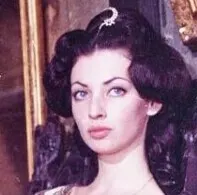 Julieta Szönyi 사용자 등록 사진