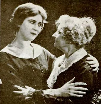 Gertrude Claire 사용자 등록 사진