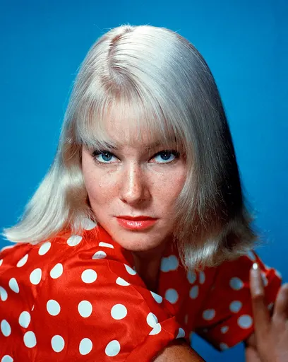 May Britt 사용자 등록 사진