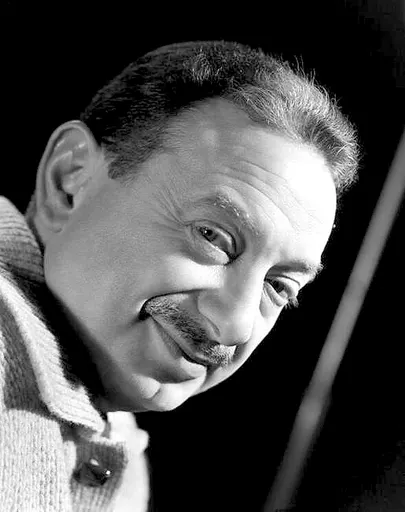 Maurice Chevit 사용자 등록 사진