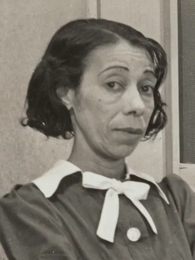 Estelle Hemsley 사용자 등록 사진