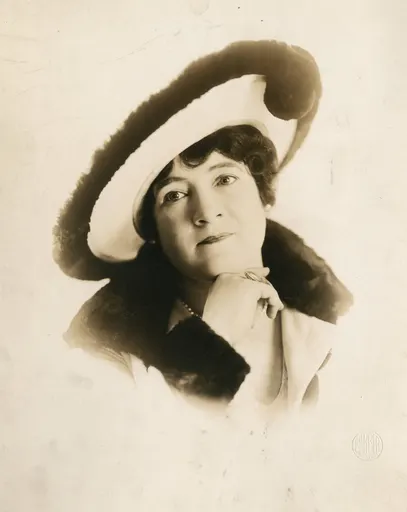 May Wallace 사용자 등록 사진
