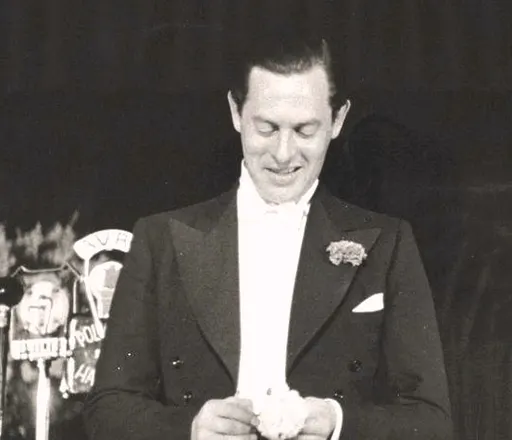 Louis Borel 사용자 등록 사진