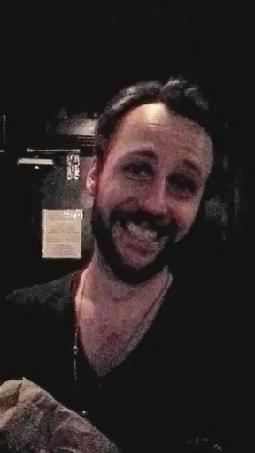 Adrian Glynn McMorran 사용자 등록 사진