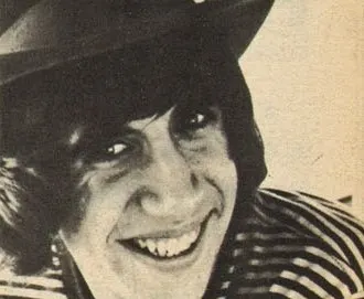 Zal Yanovsky 사용자 등록 사진