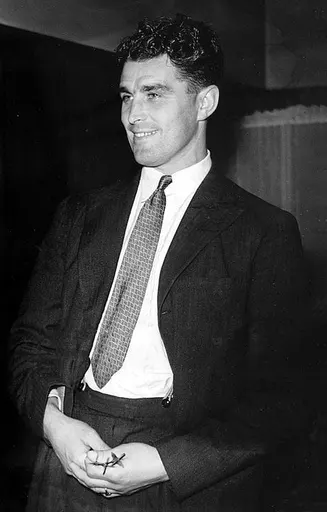 Leslie Compton 사용자 등록 사진