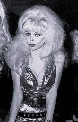 Angelyne 사용자 등록 사진