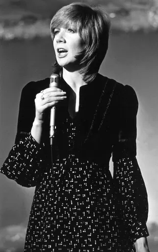 Cilla Black 사용자 등록 사진