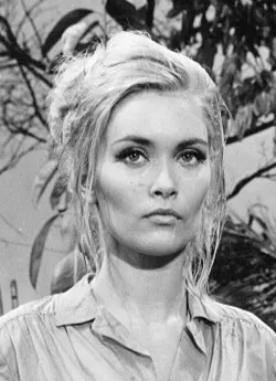 Alexandra Bastedo 사용자 등록 사진
