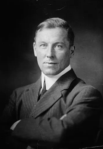Robert W. Service 사용자 등록 사진