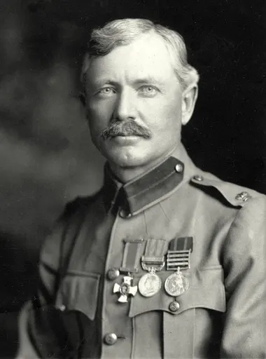 Frederick Russell Burnham 사용자 등록 사진