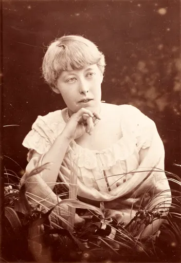 Katharine Tynan 사용자 등록 사진