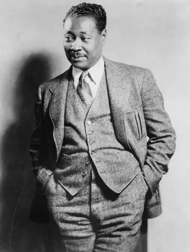 Claude McKay 사용자 등록 사진