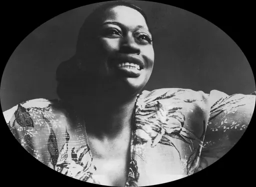 Esther Phillips 사용자 등록 사진