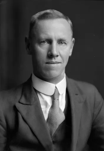 Walter Reginald Brook Oliver 사용자 등록 사진