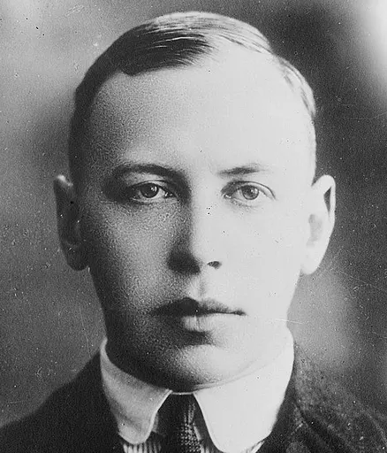 Alfred Noyes 사용자 등록 사진