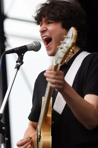 Ezra Koenig 사용자 등록 사진