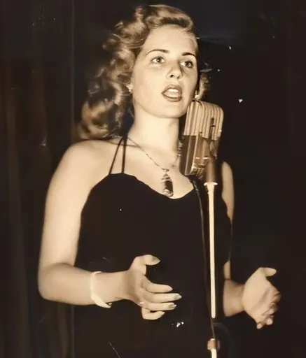 Rosita Quintana 사용자 등록 사진